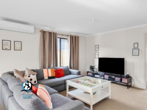 Big House with Views and Fab Pop Culture Vibe, Port Elliot